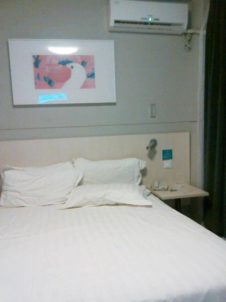 Jinjiang Binzhou Huanghe 4Th Road Hotel Luaran gambar