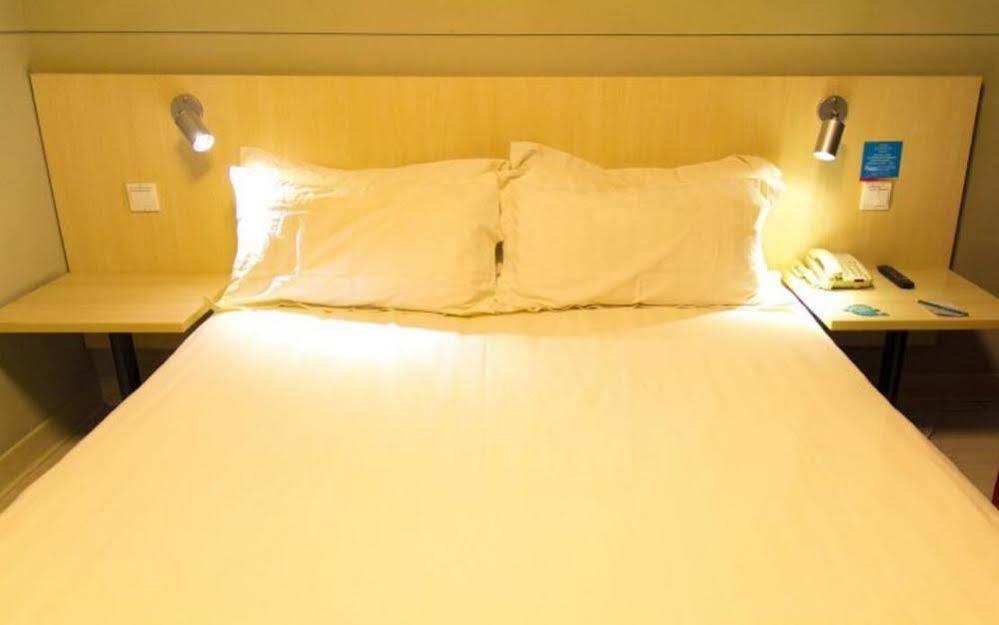 Jinjiang Binzhou Huanghe 4Th Road Hotel Luaran gambar